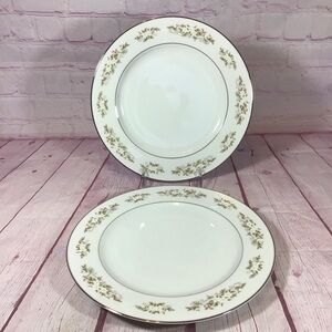 Vintage International Silver Company 326 Springtime Dinner Plates - Set of 2